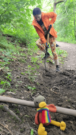 With Croutons in the foreground, Contours use a spade to dig a clear edge to the trail.